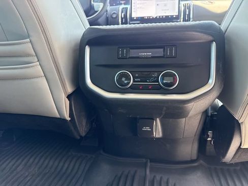 Certified 2025 Ford Expedition Platinum w/ Platinum Ultimate Package AWD/4WD image 43