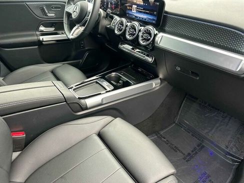 Used 2025 Mercedes-Benz GLB 250 image 20