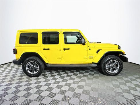 Used 2019 Jeep Wrangler Unlimited Sahara w/ Cold Weather Group image 8