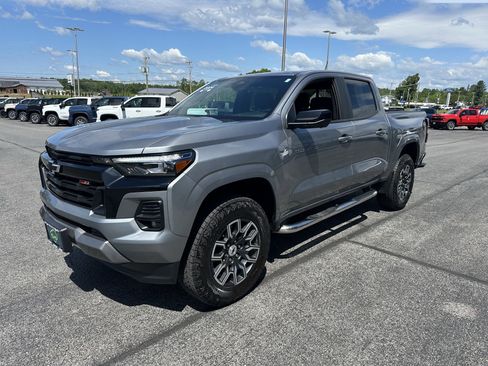 Certified 2024 Chevrolet Colorado Z71 w/ Z71 Convenience Package 2 AWD/4WD image 3