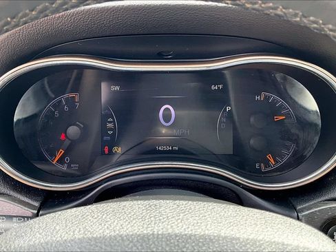 Used 2017 Jeep Grand Cherokee Laredo w/ Quick Order Package 23E AWD/4WD image 13