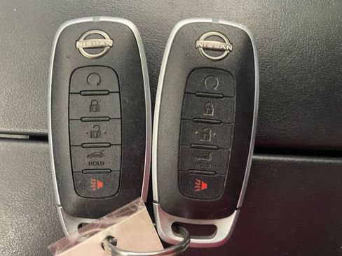 Certified 2025 Nissan Rogue SL AWD/4WD image 18