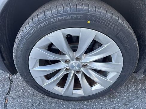 Used 2017 Tesla Model X image 20