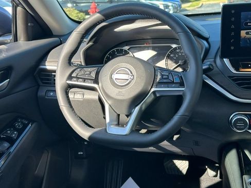 Used 2025 Nissan Altima 2.5 SL FWD image 7