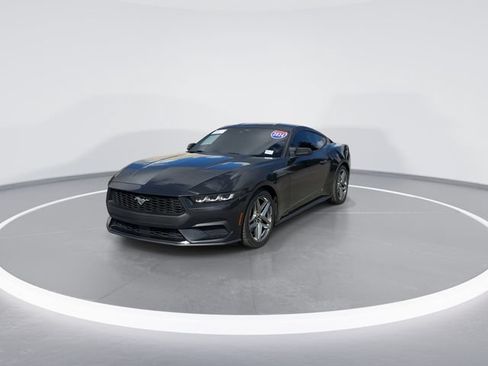 Certified 2024 Ford Mustang Coupe RWD image 3