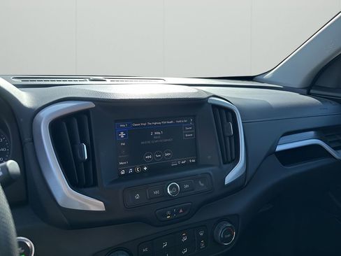Certified 2024 GMC Terrain SLE image 35