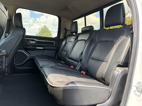Used 2019 RAM 1500 Laramie AWD/4WD image 8