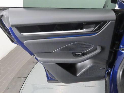 Certified 2025 Porsche Macan Electric RWD image 46