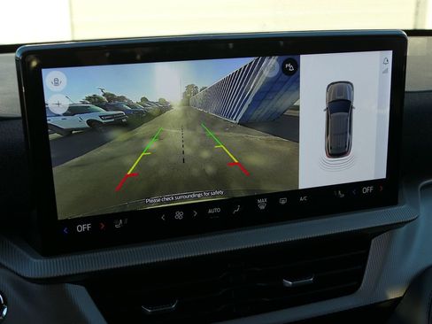 Used 2025 Ford Explorer Active w/ Active Comfort Package image 21