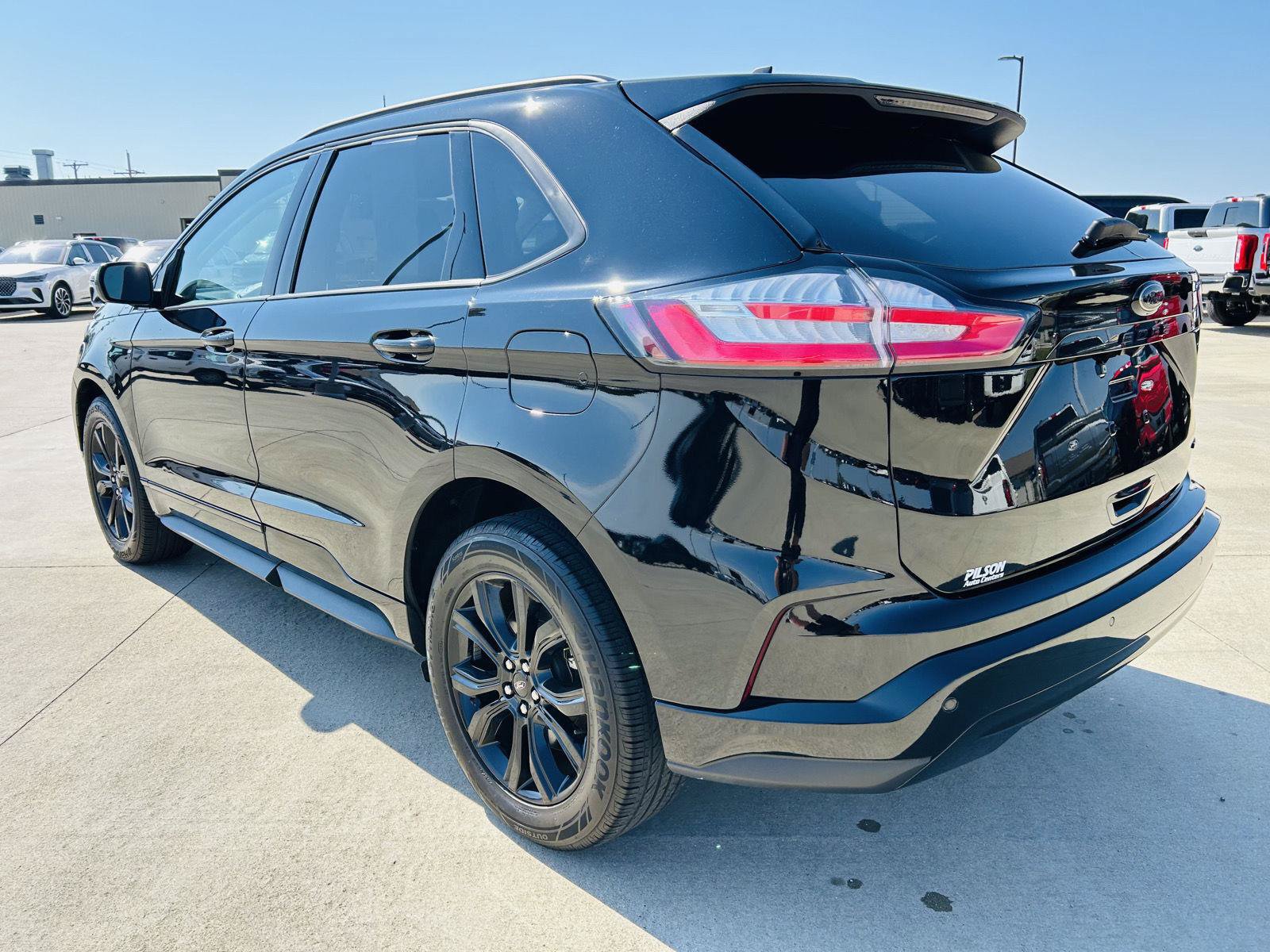 Used 2024 Ford Edge SE w/ Black Appearance Package AWD/4WD image 31