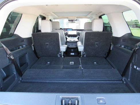 Used 2025 Ford Expedition Active AWD/4WD image 42