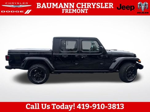 Used 2022 Jeep Gladiator Sport AWD/4WD image 10