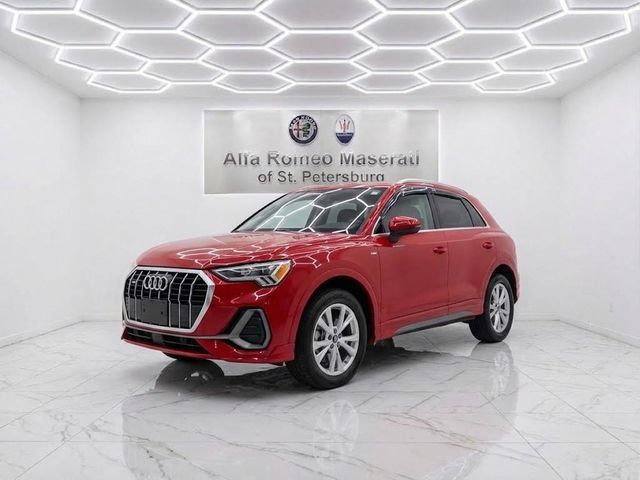 Used 2022 Audi Q3 2.0T Premium w/ Convenience Package AWD/4WD image 1