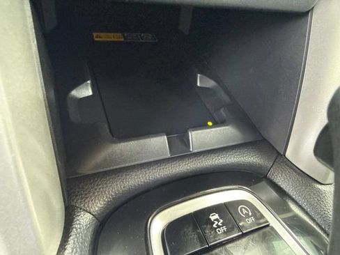 Used 2025 Toyota Corolla Cross XLE FWD image 21