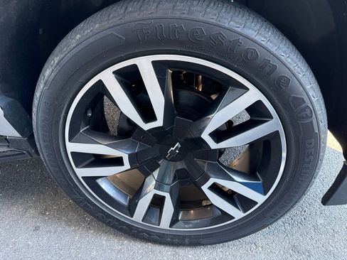 Used 2019 Chevrolet Suburban LT w/ RST Edition AWD/4WD image 12