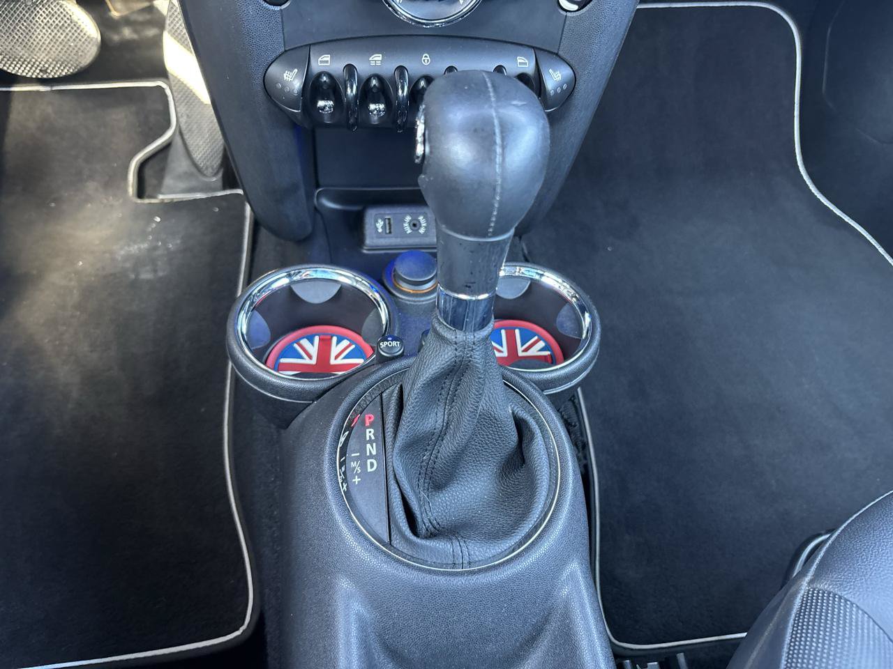 Used 2013 MINI Cooper Convertible FWD image 28