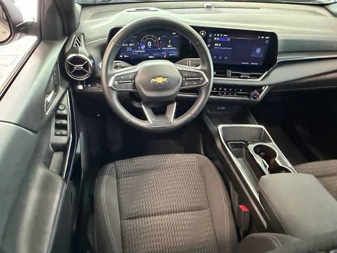 Used 2025 Chevrolet Equinox LT w/ Safety and Technology Package FWD image 13