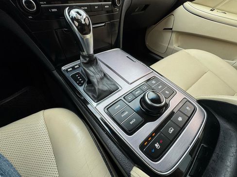Used 2016 Hyundai Equus Signature image 37