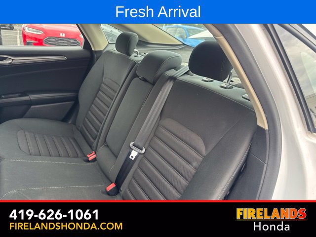Used 2017 Ford Fusion SE FWD image 27