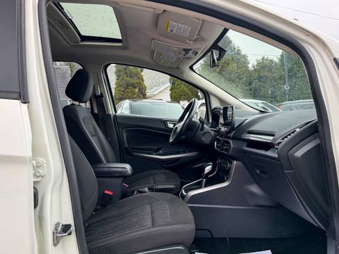 Used 2019 Ford EcoSport SE image 9