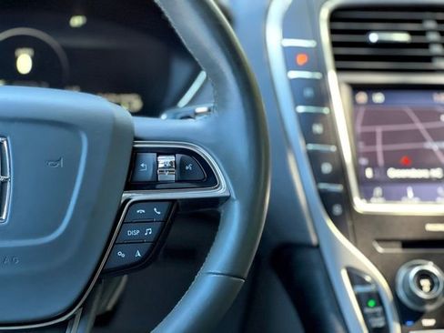 Used 2019 Lincoln Nautilus Reserve image 40