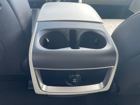 Used 2024 Kia Carnival LX image 18