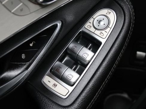 Used 2018 Mercedes-Benz C 300 Sedan w/ Premium Package image 8