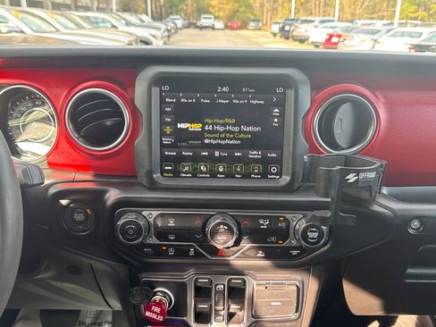 Used 2023 Jeep Wrangler Unlimited Rubicon image 19