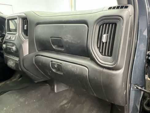 Used 2019 Chevrolet Silverado 1500 Custom w/ Custom Value Package image 9