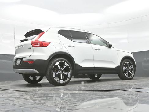 Used 2019 Volvo XC40 T5 Momentum AWD/4WD image 28