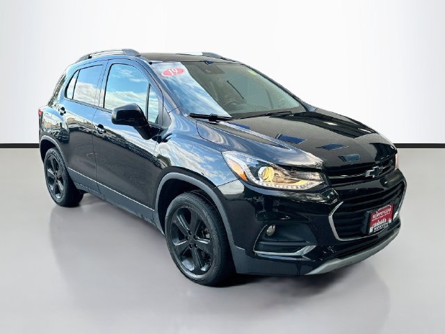 Used 2019 Chevrolet Trax Premier w/ Midnight Edition AWD/4WD image 2