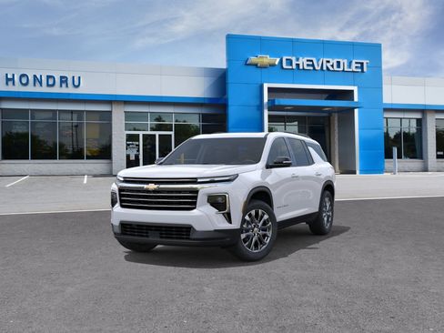 New 2026 Chevrolet Traverse LT w/ Sun and Wheel Package AWD/4WD image 32