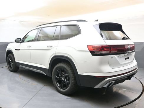 New 2026 Volkswagen Atlas Peak Edition AWD/4WD image 3