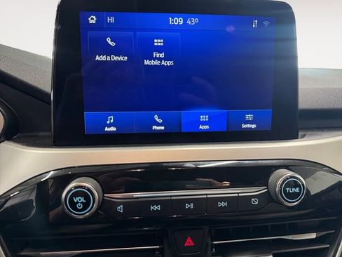 Used 2020 Ford Escape SE image 12