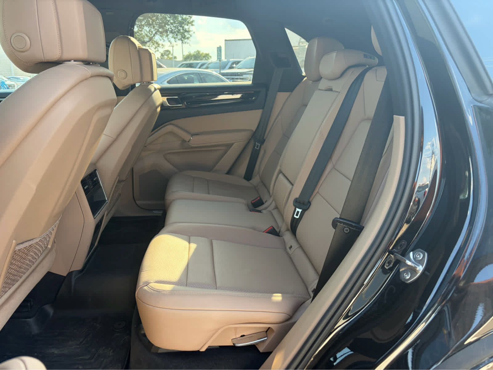 Used 2019 Porsche Cayenne AWD/4WD image 5