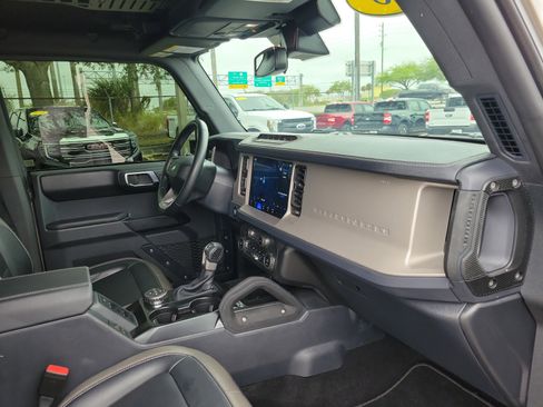 Used 2025 Ford Bronco Outer Banks w/ Sasquatch Package image 31