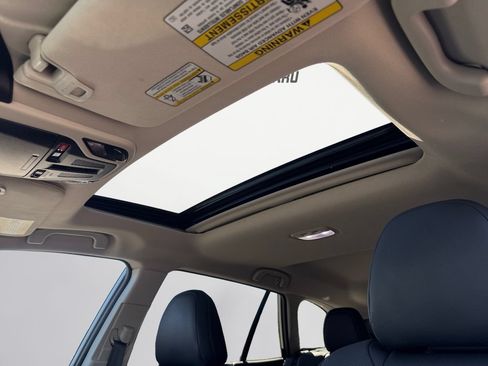Certified 2025 Subaru Outback Limited AWD/4WD image 17