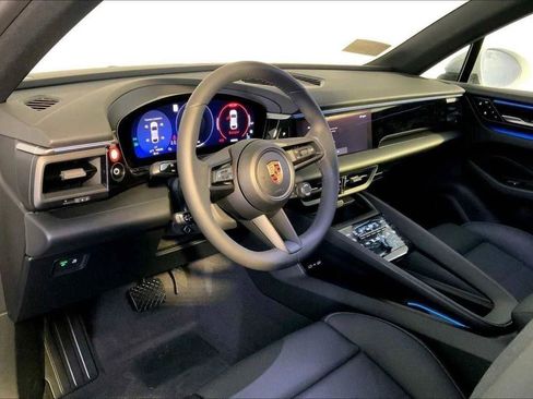 New 2025 Porsche Macan Electric image 81