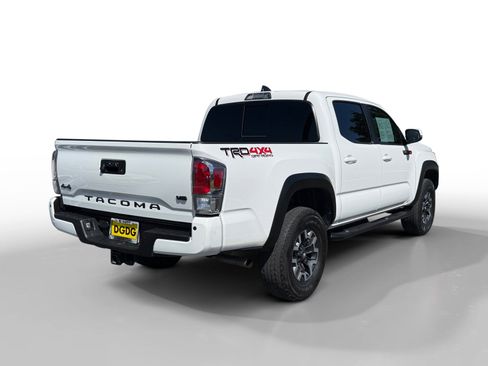 Used 2021 Toyota Tacoma TRD Off-Road w/ Technology Package AWD/4WD image 5
