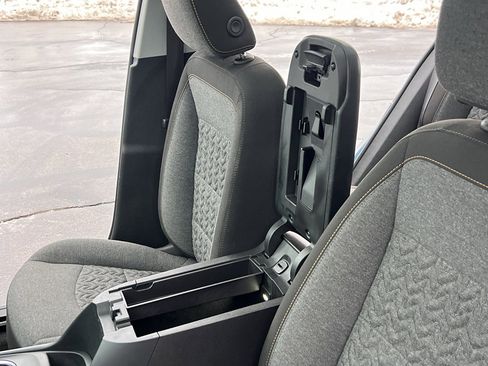 Used 2024 Chevrolet Equinox LT image 19