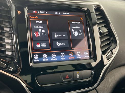 Used 2022 Jeep Cherokee Limited image 19