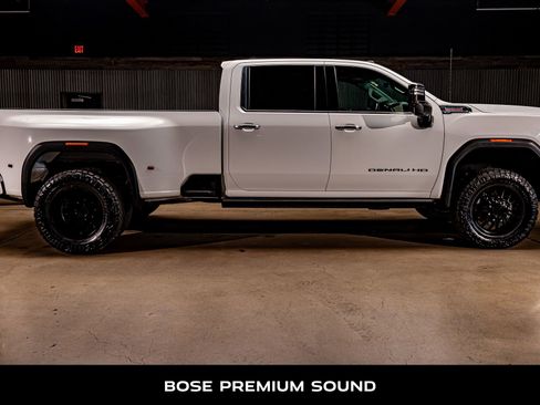 Used 2023 GMC Sierra 3500 Denali w/ Denali Ultimate Package image 11