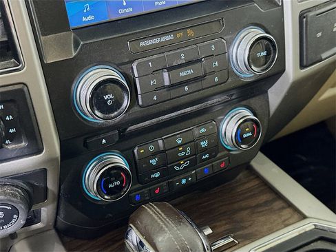 Used 2018 Ford F150 Lariat w/ Equipment Group 502A Luxury image 26