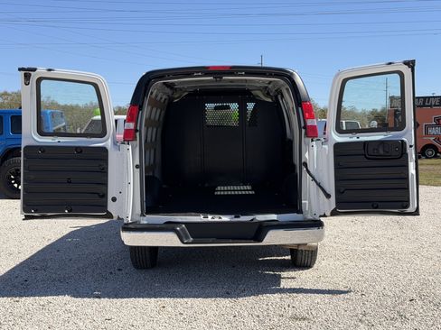 Used 2024 Chevrolet Express 2500 w/ Driver Convenience Package image 5