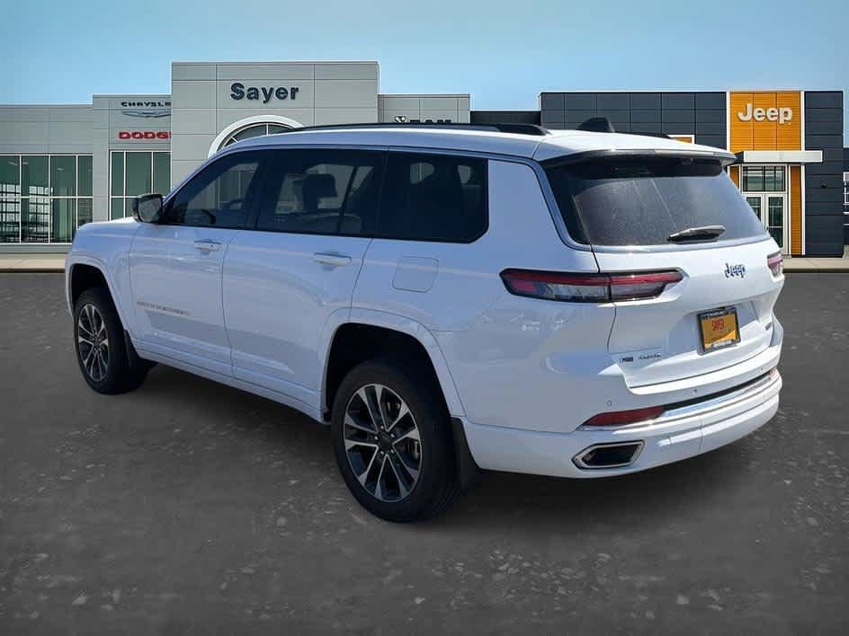 Used 2023 Jeep Grand Cherokee L Overland w/ Advanced Protech Group III AWD/4WD image 5