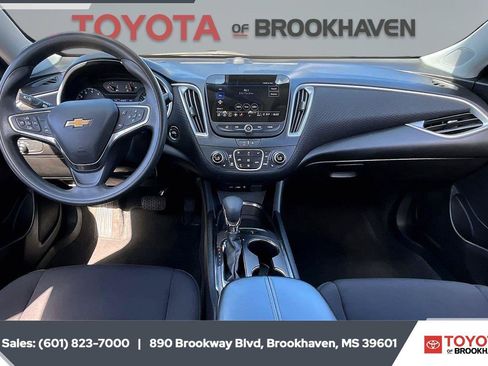 Used 2024 Chevrolet Malibu LT FWD image 13