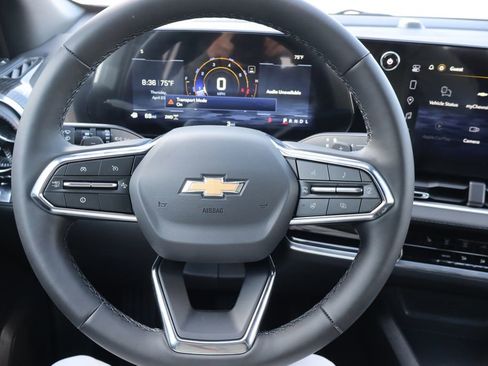 New 2026 Chevrolet Equinox LT AWD/4WD image 7