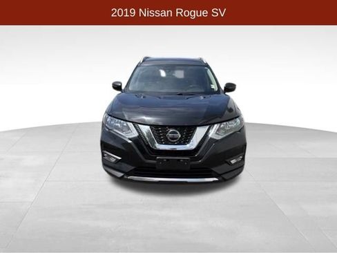 Used 2019 Nissan Rogue SV AWD/4WD image 2