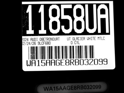 Used 2024 Audi Q8 e-tron Premium Plus image 26