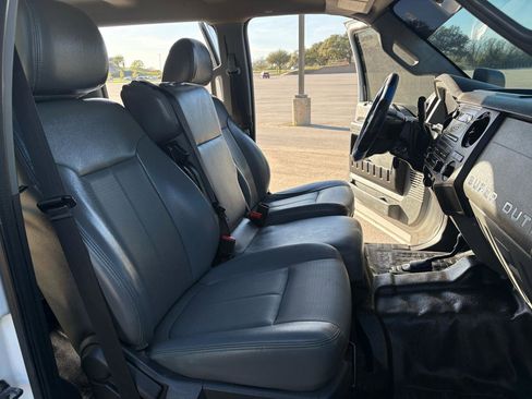 Used 2014 Ford F250 XL w/ Power Equipment Group image 28